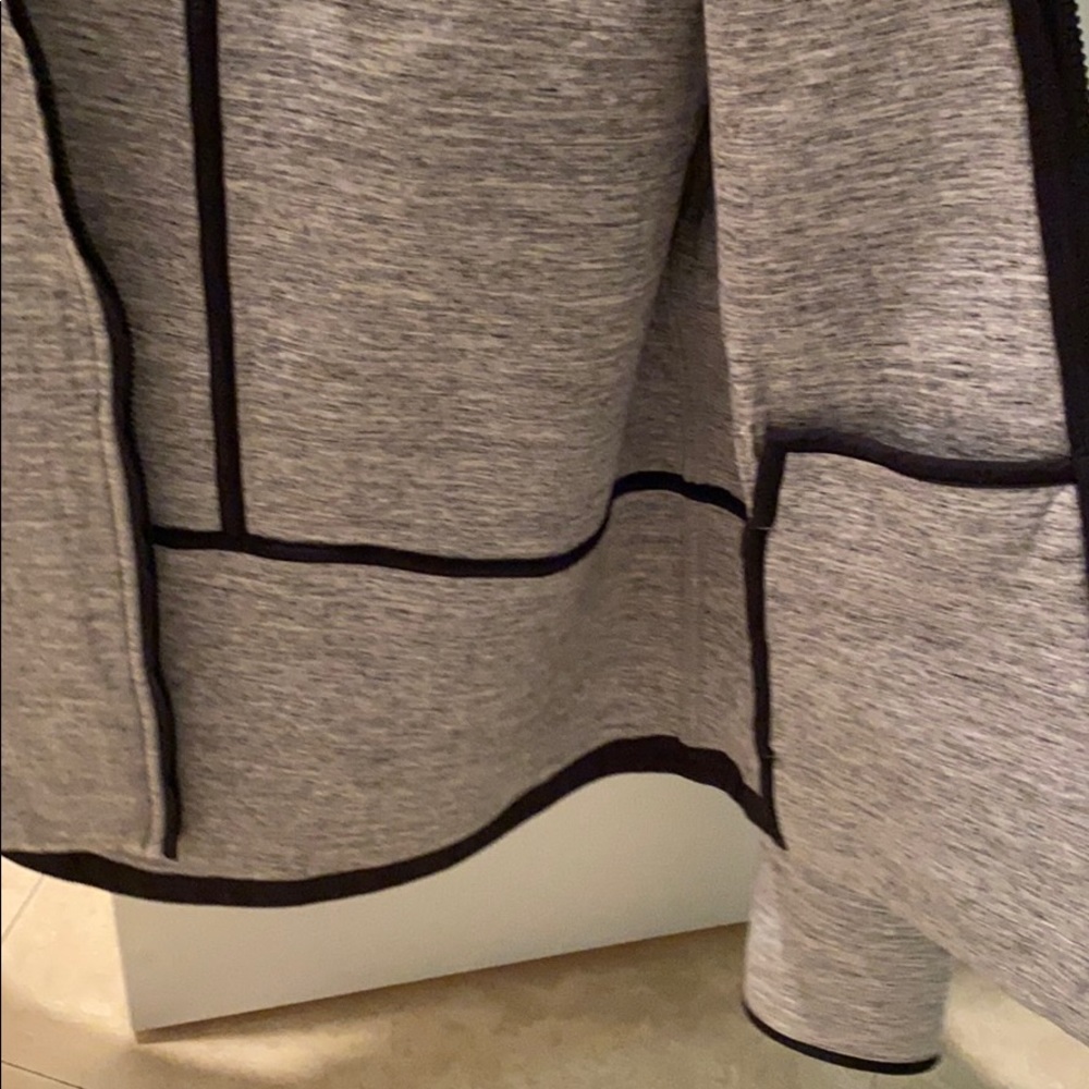 Lululemon City Bound hoodie - Picture 8 of 11